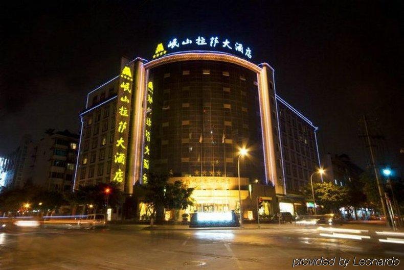 Minshan Lhasa Grand Hotel Ченду Екстер'єр фото